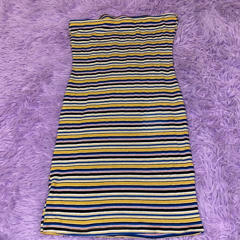 Summer fitted dress - Picture 2 of 3